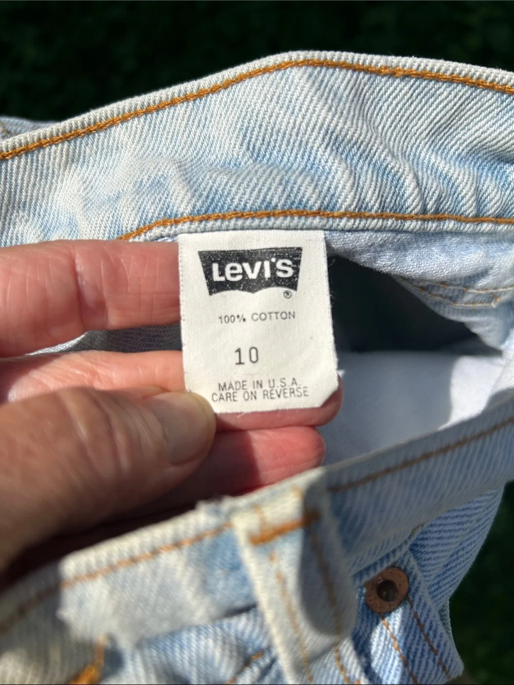 Vintage 1993 Levi’s 561 Light Wash Mom Jeans USA Size 10/28” Waist